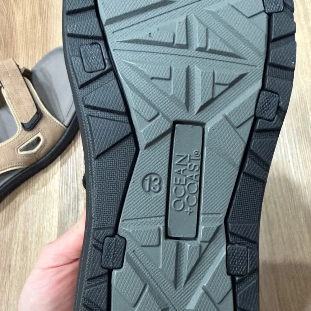 NEW in Box Sandals Ocean + Coast® Boulder Sport Sandals Men’s Tan Velcro Size 13